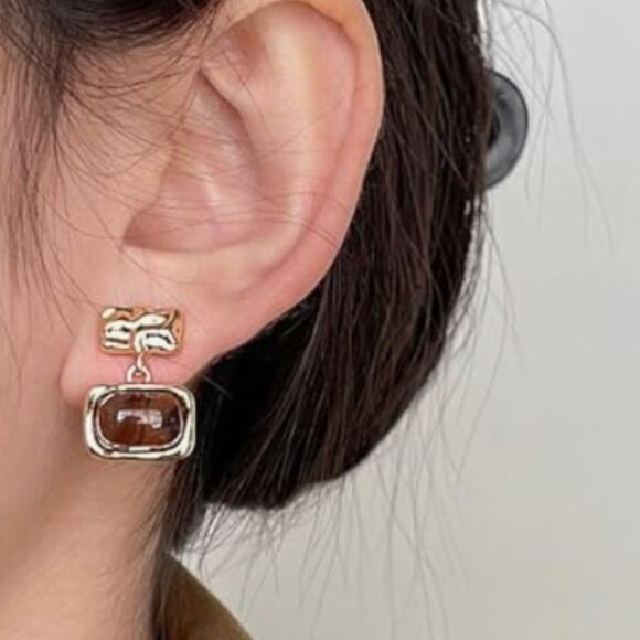 Boutique Jewelry - Vintage Elegance Brown & Gold Dangle Earrings